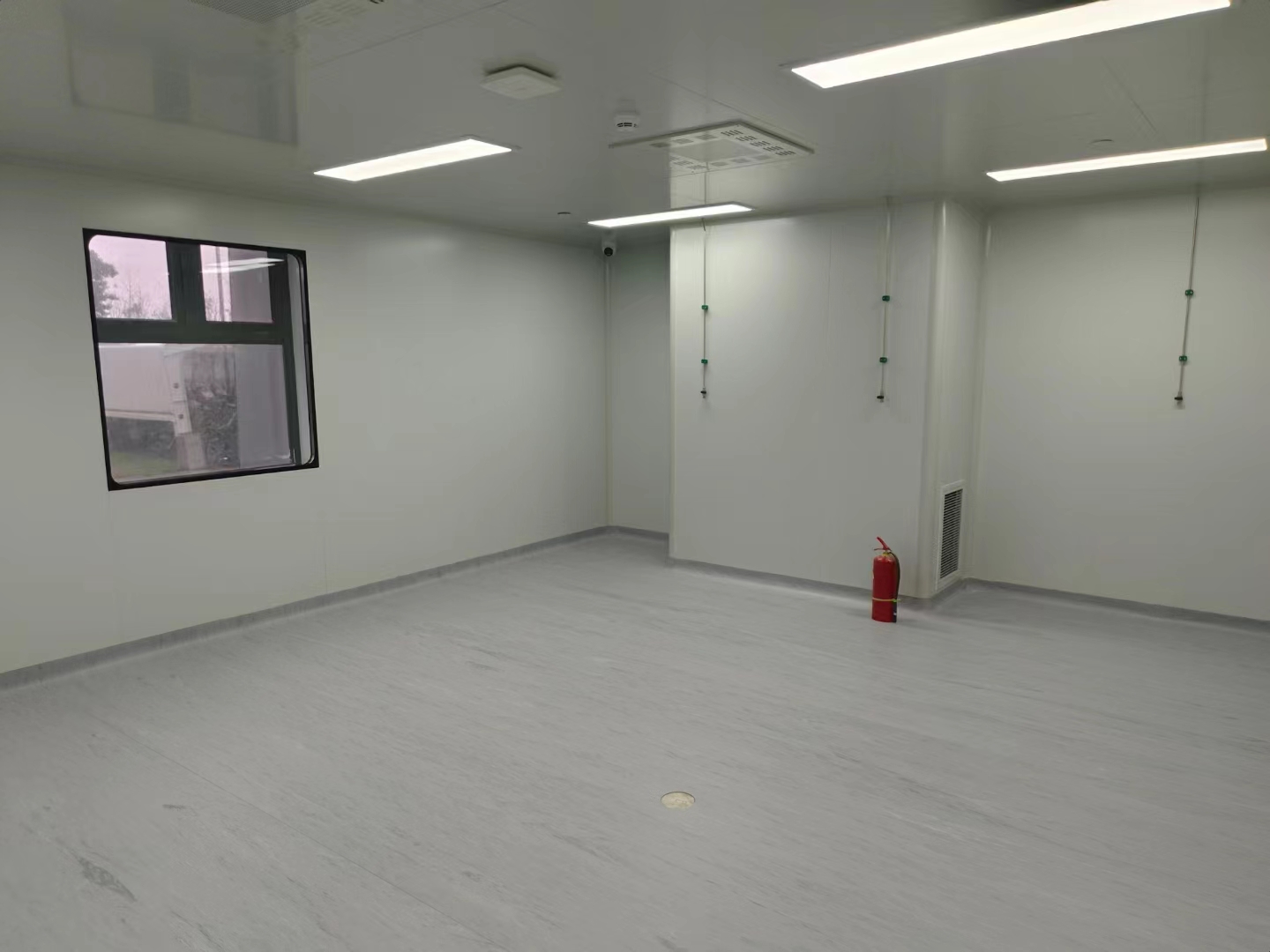 萬(wàn)級(jí)三類醫(yī)療凈化車間裝修圖片 萬(wàn)級(jí)三類醫(yī)療凈化車間裝修圖片